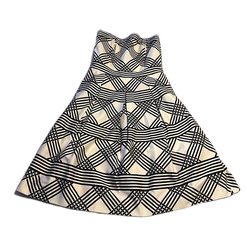 Sophisticated WHBM Monochrome Strapless Lattice Print Cocktail Dress size 2